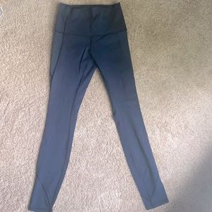 Lululemon navy leggings size 6 LIKE NEW